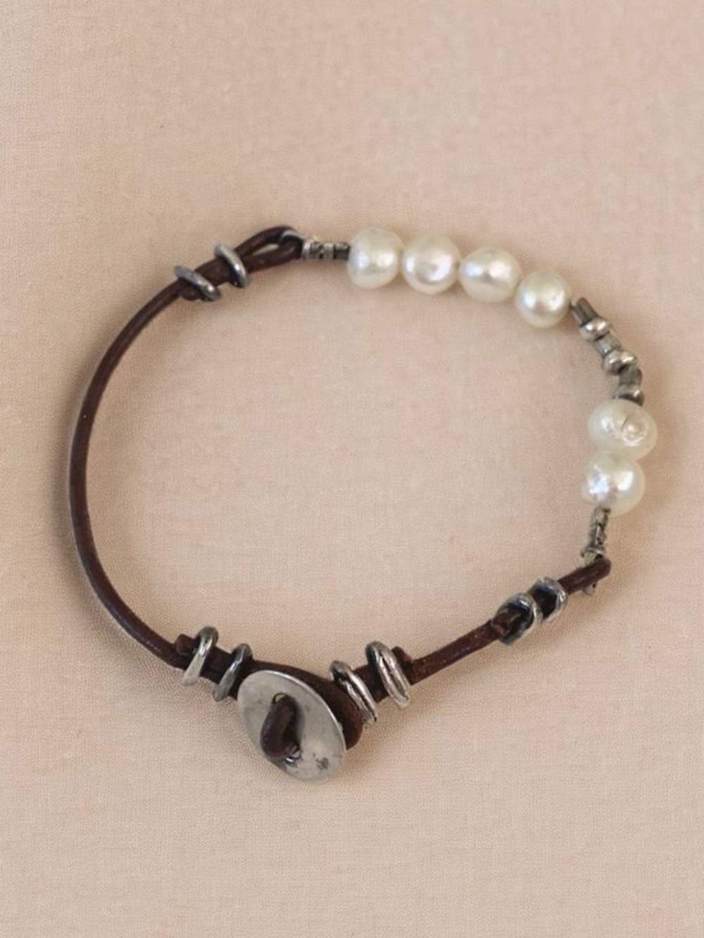 Vintage Silpada Pearl and Leather  Bracelet Button Clasp  8” inches B1062